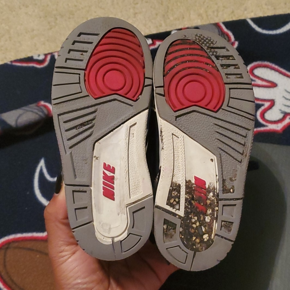 Sneakers - Picture 3 of 5